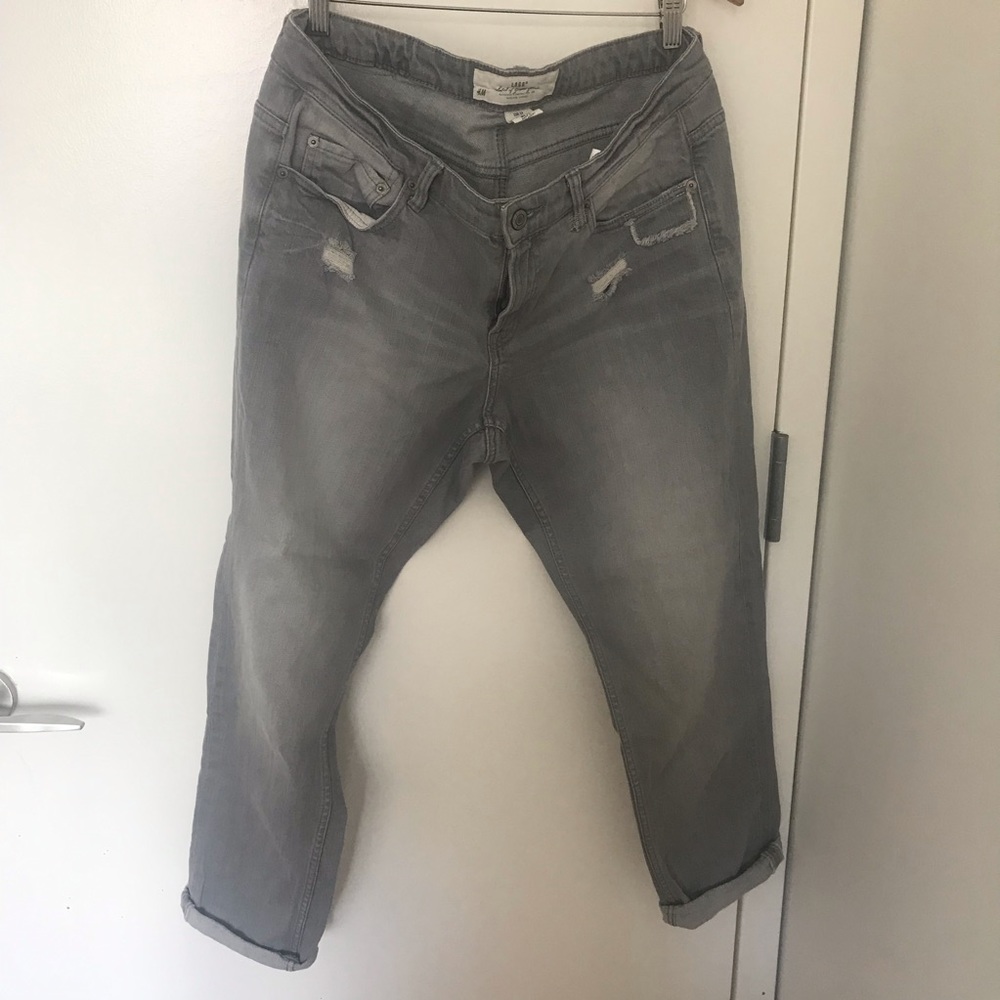 H&M boyfriend ripped jeans size (33)